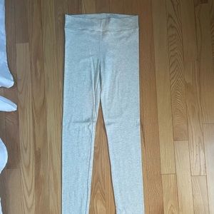 Light beige / grey leggings. Never been worn S
